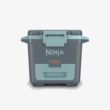 Nevera port&aacute;til dura de 30 cuartos de gal&oacute;n con zona seca Ninja FrostVault&trade;