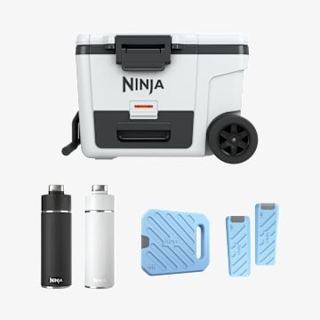 Ninja FrostVault 45QT/42L Wheeled Cooler, Ice Pack & Thirsti Bottle Bundle