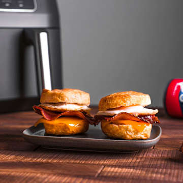 Air Fryer Bacon, Egg & Cheese Breakfast Sandwich