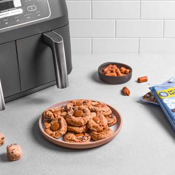 Air Fryer Caramel Chocolate Chip Cookies