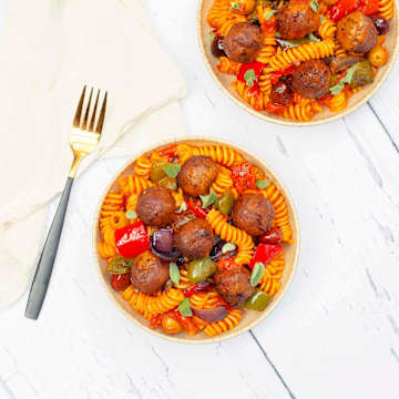 Vegan Meatballs with Spicy Tomato Pasta