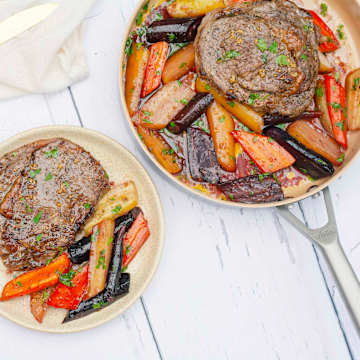 Honey Roasted Garlic Butter Carrots With Steak