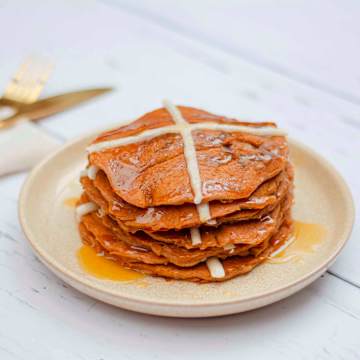 Gluten-Free Hot Cross Bun Pancakes