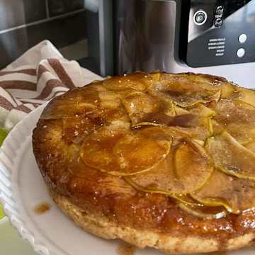 Salted Caramel Apple Cake