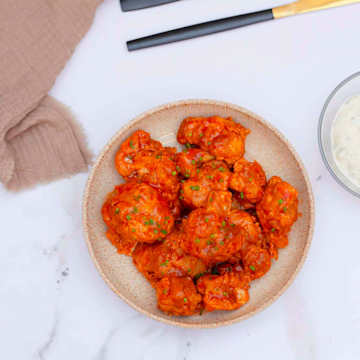 Cauliflower Buffalo Bites  with Blue Cheese Dip
