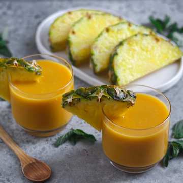 Tropical Mango & Pineapple Smoothie