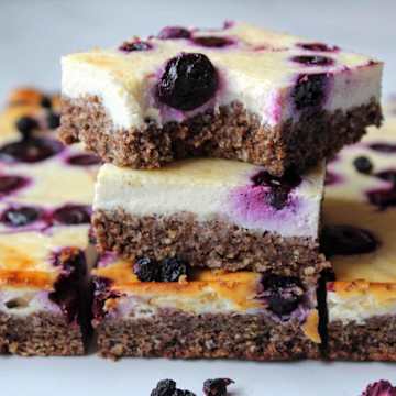Blueberry, Vanilla & Chocolate Cheesecake Slices