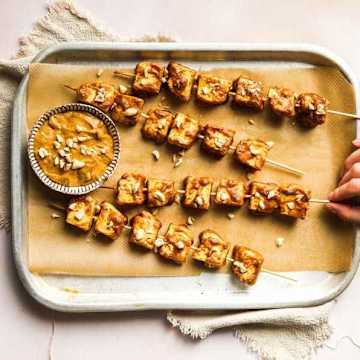 Brochettes de tofu au satay