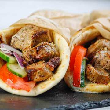 Souvlaki de porc avec pain pitta chaud
