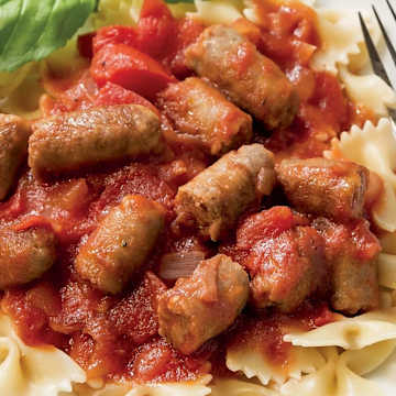 Farfalle Marinara with Italian Sausage and Garlic Bread