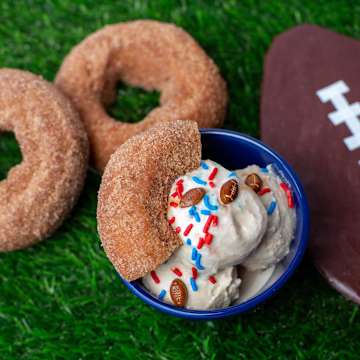 New England Apple Cider Donut Ice Cream