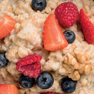 Banana Berries and Cream Oatmeal