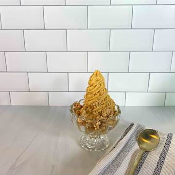 Peach Crumble Frozen Yogurt