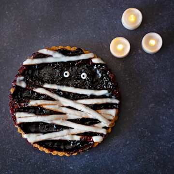 Spooky Mummy Jam Tart