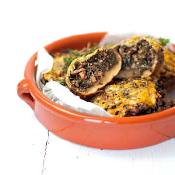 Stuffed Mushrooms with Hazelnuts & Gorgonzola