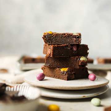 Vegan Mini Egg Brownies