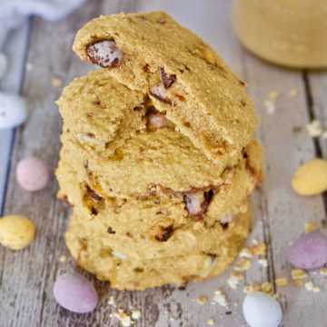 Mini Egg Oat Cookies