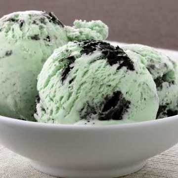 Lite Mint Cookies & Cream Ice Cream