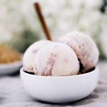 Cinnamon Bun Ice Cream