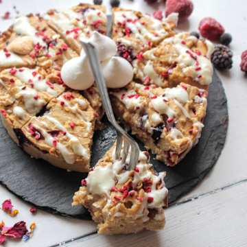 Berry Meringue Blondie Cake