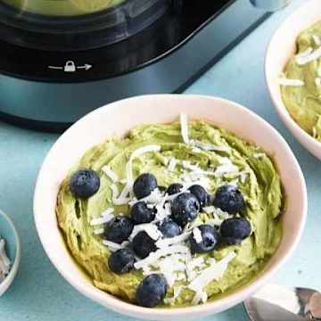 Avocado Kale Smoothie Bowl