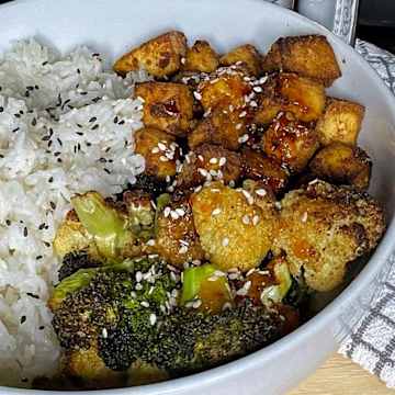 Sweet Chilli Tofu with Roasted Cauliflower & Broccoli