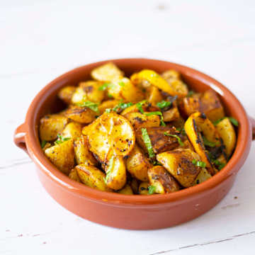 Saut&eacute;ed Lemon & Black Pepper Potatoes