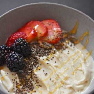 Frozen Oatmeal Smoothie Bowl