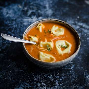Tomato & Tortellini Soup