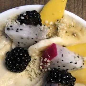 Tropical Banana Smoothie Bowl