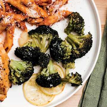 Herbed Chicken with Lemony Steamed Broccoli & Penne Marinara