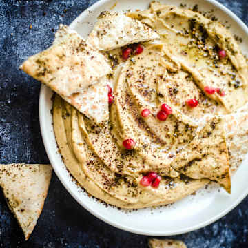 Hummus with Zataar & Pitta Chips