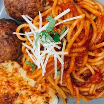 Spaghetti & Meatballs with Garlic Bread