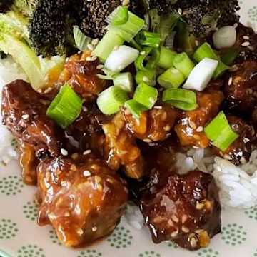 Crispy Orange Seitan with Broccoli & Rice