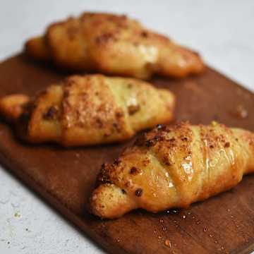 Baklava Crescent Rolls