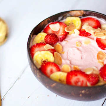 Strawberry & Banana Smoothie Bowl