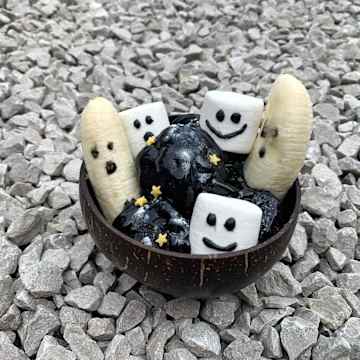 Marshmalloween Smoothie Bowl