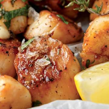 Blackened Scallops with Vegetable Medley