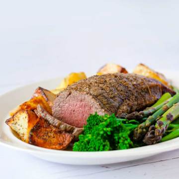 R&ocirc;ti de b&oelig;uf et pommes de terre r&ocirc;ties
