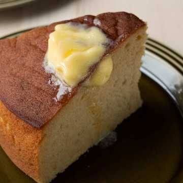 Sour Cream Maple Cornbread