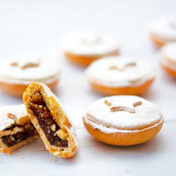 Mince Pies with Clementine & Almond Pastry
