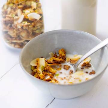 Cashew & Macadamia Milk & Zero Waste Granola