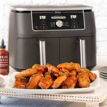 Korean Double-Fried Chicken Wings with Gochujang Sriracha