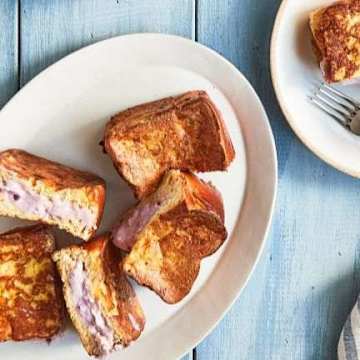 Blackberry Cheesecake Stuffed French Toast