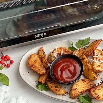 Air Fryer Garlic Parmesan Potato Wedges