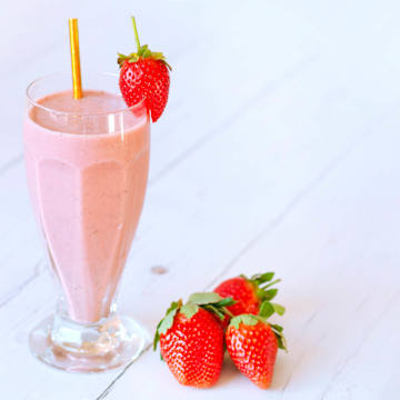 Vegan Strawberry Milkshake