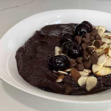 Chocolate Cherry Almond Smoothie Bowl