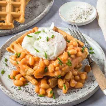 Breakfast Waffles with Poached Egg