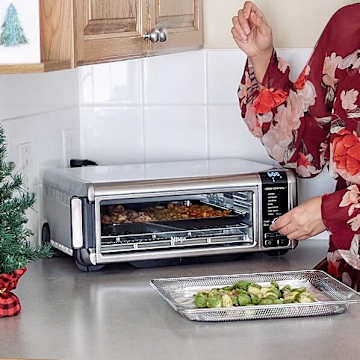 Poulet rti par convection avec patates douces et mas choux de Bruxelles frits par convection