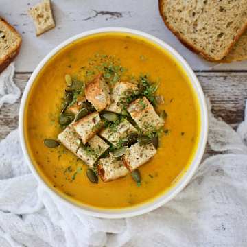 Homemade Carrot & Tumeric Soup